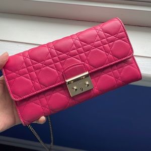 Dior wallet on Chain